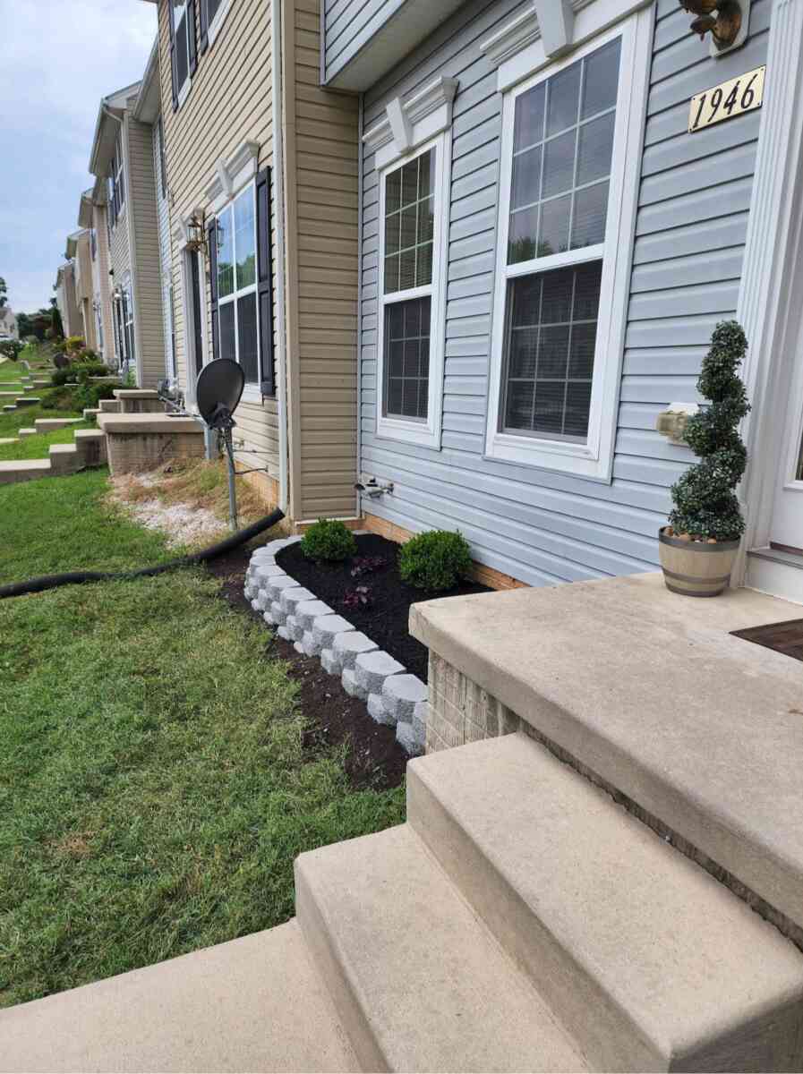 Front Yard Landscaping Ideas With Rocks and Mulch 7 Rock-Walls-With-Mulch-Bed-Landscaping-Idea-after